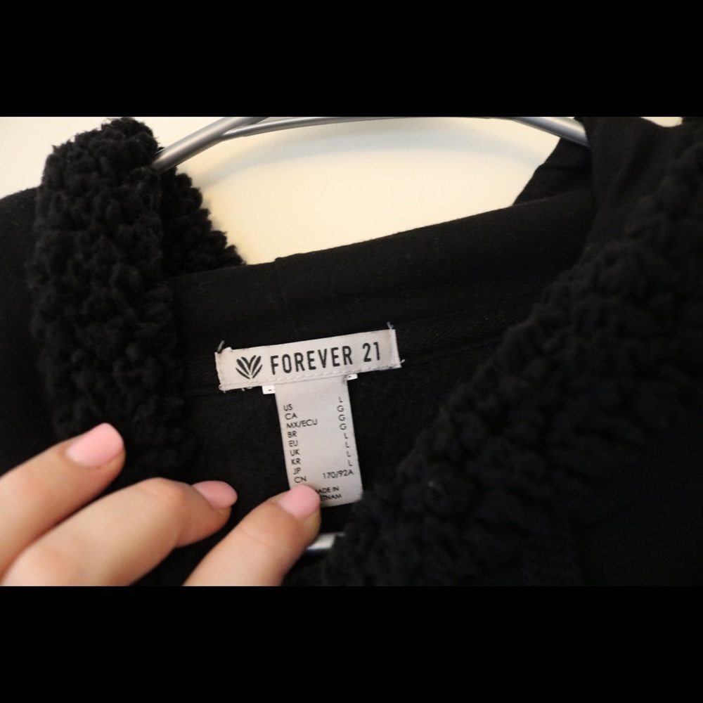 • Forever 21 Sherpa Lined Hoodie - Picture 3 of 3